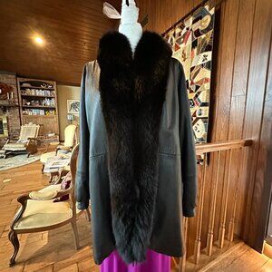 Vintage Black Leather Coat / Jacket with Fur Collar / Lapel